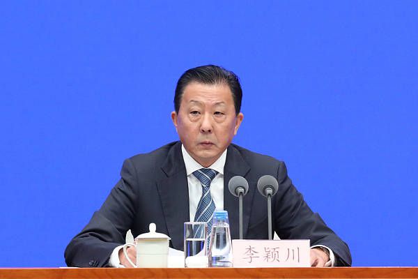 活塞惨遭25连败距历史最长连败纪录仅差1场今日NBA常规赛，活塞111-119主场不敌八人缺战的爵士，惨遭25连败。